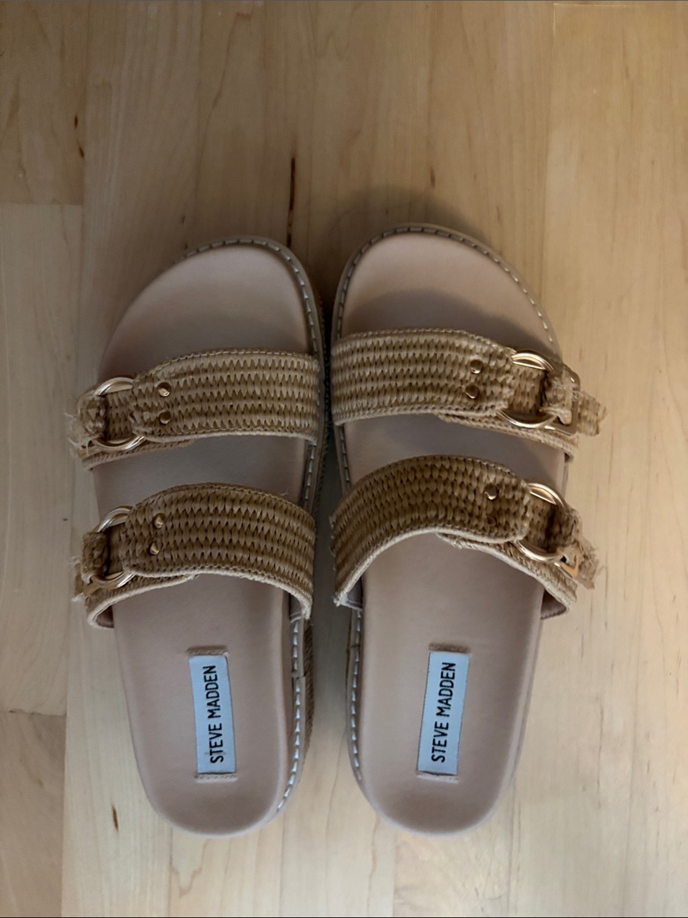 STEVE MADDEN Platform Sandals - Picture 2 of 4
